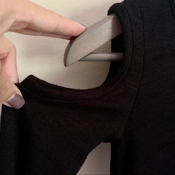 Wilfred free — Cold Shoulder - Picture 3 of 7